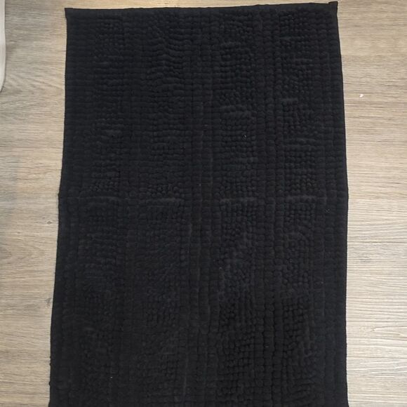 Room Essentials Chunky Chenille Cushion Foam Bath Rug- Black - Picture 9 of 10